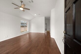 16014 Lakestone Dr in Tomball, TX - Building Photo - Building Photo