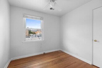 1456 W Irving Park Rd in Chicago, IL - Building Photo - Building Photo