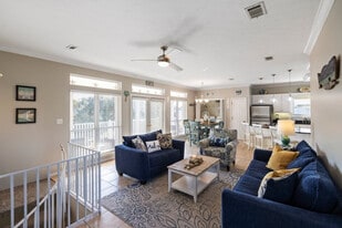 76 Gulf View Dr in Panama City Beach, FL - Building Photo