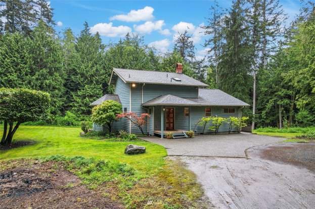 6730 Buck Lake Rd NE in Hansville, WA - Building Photo