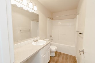 Vanessa View Townhomes in Puyallup, WA - Foto de edificio - Building Photo