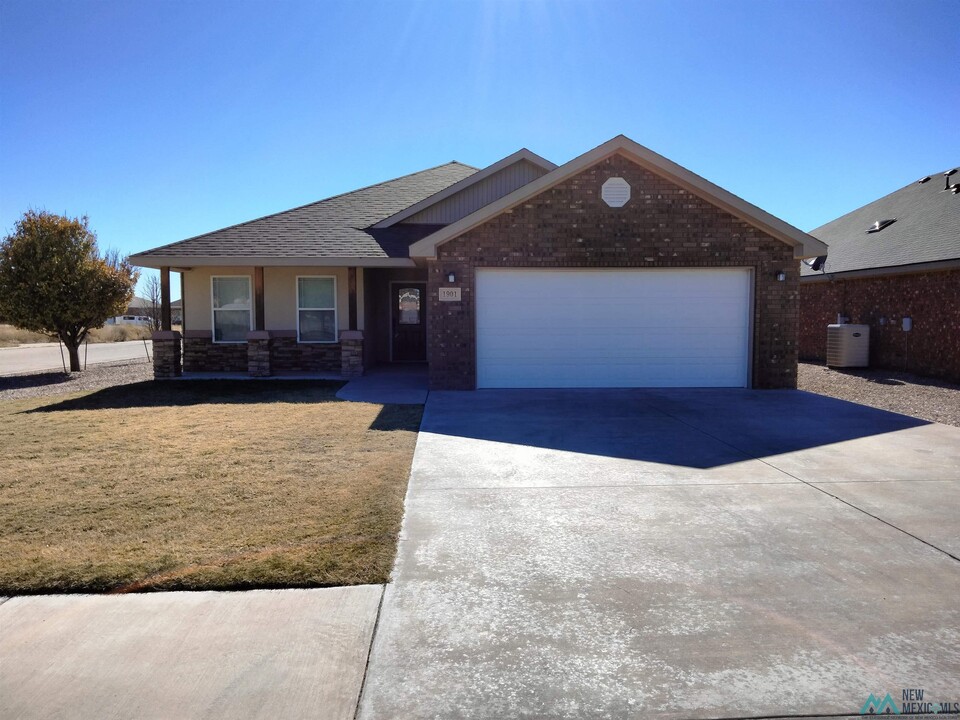 1901 Woods St in Clovis, NM - Building Photo