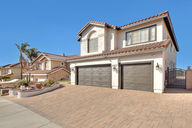 3571 Rio Ranch Rd in Corona, CA - Foto de edificio - Building Photo