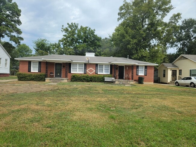 144-146 E Merrick St