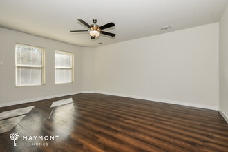 925 Jones St in Greenville, TX - Foto de edificio - Building Photo