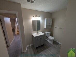 823 S Lindenwood Dr in Olathe, KS - Building Photo - Building Photo