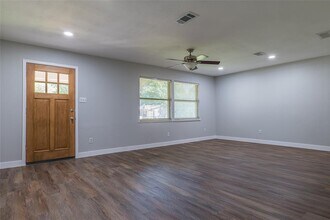 9014 Slayton Dr in Austin, TX - Building Photo - Building Photo