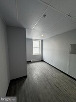 15 S Church Ln in East Lansdowne, PA - Building Photo