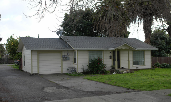 2008-2010 W 135th Ave in San Leandro, CA - Building Photo - Building Photo