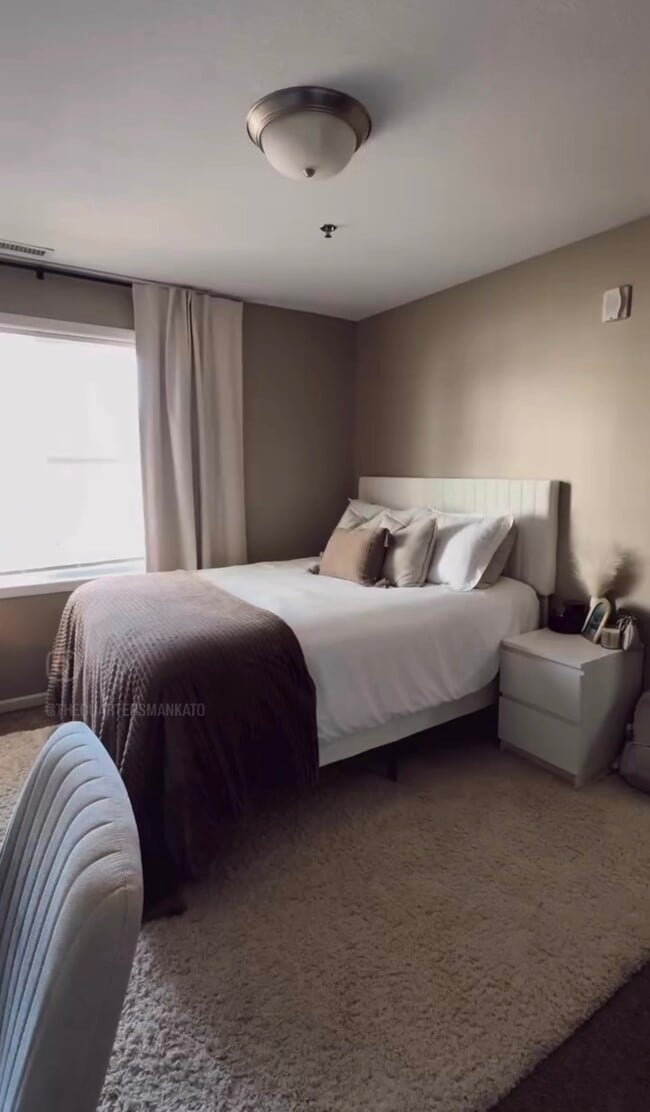 640 Timberwolf Dr, Unit 104 in Mankato, MN - Foto de edificio - Building Photo