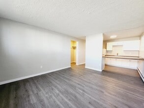 10010 154 St in Edmonton, AB - Building Photo - Building Photo