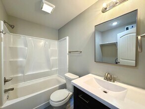 107 King George St in Batesville, AR - Building Photo - Building Photo