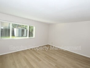6129 Calle Arena in Camarillo, CA - Building Photo - Building Photo