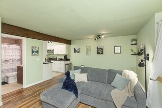 7721 Arlene St in Anchorage, AK - Building Photo - Building Photo