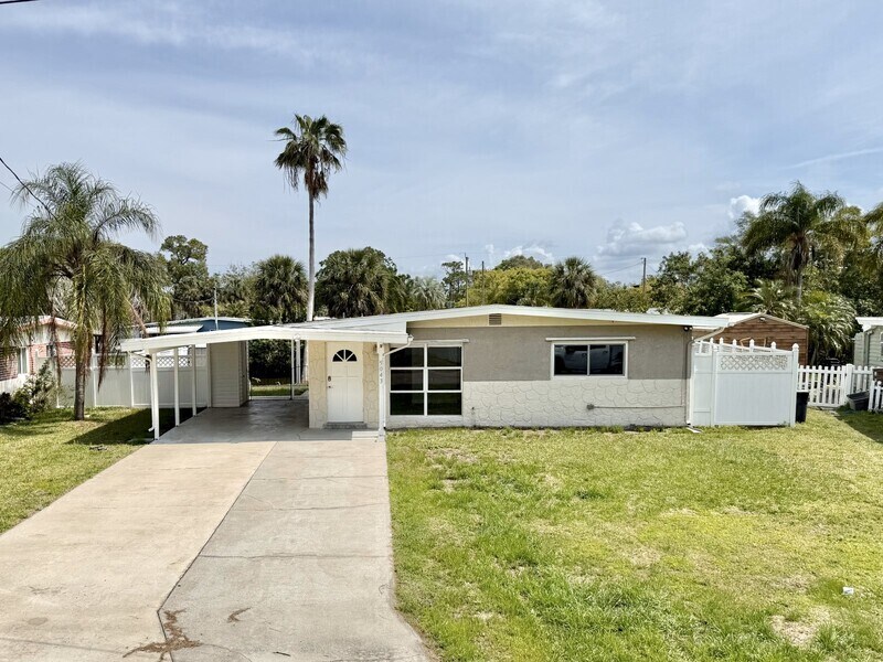 5045 Osprey Ln in New Port Richey, FL - Building Photo