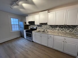 305 Liberty St in Newburgh, NY - Building Photo