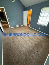 514 NE Churchill St in Lee's Summit, MO - Building Photo - Building Photo