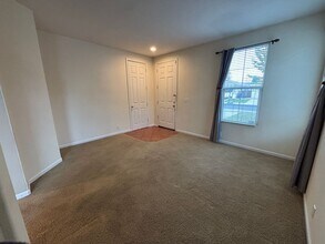 5038 Jurgenson Way in Elk Grove, CA - Building Photo - Building Photo