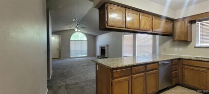 2201 W Quinton St in Broken Arrow, OK - Building Photo - Building Photo