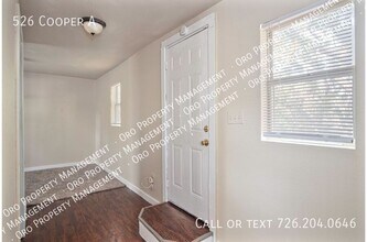 526 Cooper St in San Antonio, TX - Building Photo - Building Photo