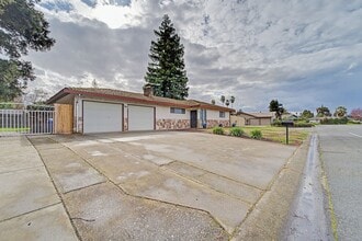 910 Teesdale Rd in Yuba City, CA - Building Photo - Building Photo