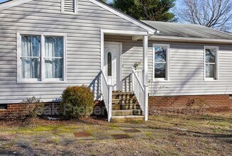 6318 Sledds Lake Rd in Mechanicsville, VA - Building Photo - Building Photo