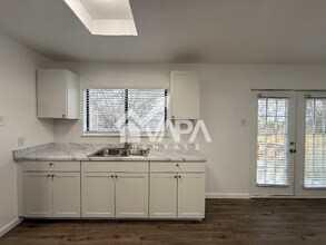 7533 Foss Meadows in San Antonio, TX - Foto de edificio - Building Photo