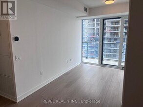 448 Burnhamthorpe Rd W in Mississauga, ON - Building Photo - Building Photo