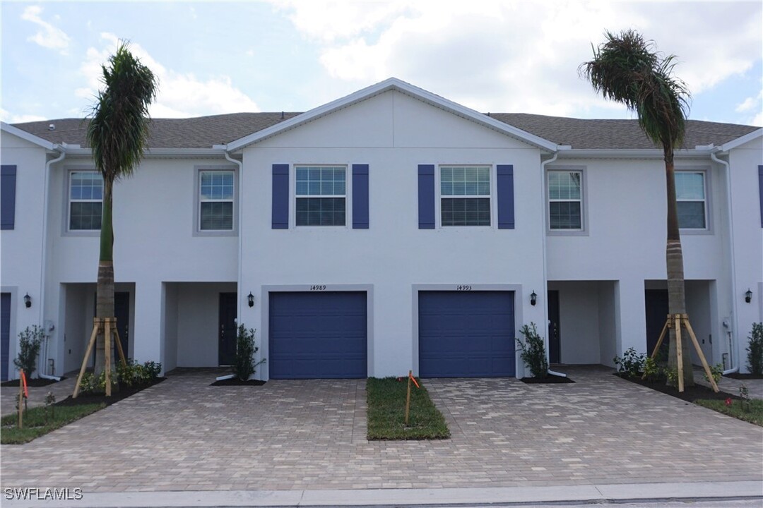 14993 Wildflower Cir in Naples, FL - Building Photo