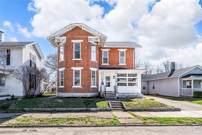 property at 414 N Maple St