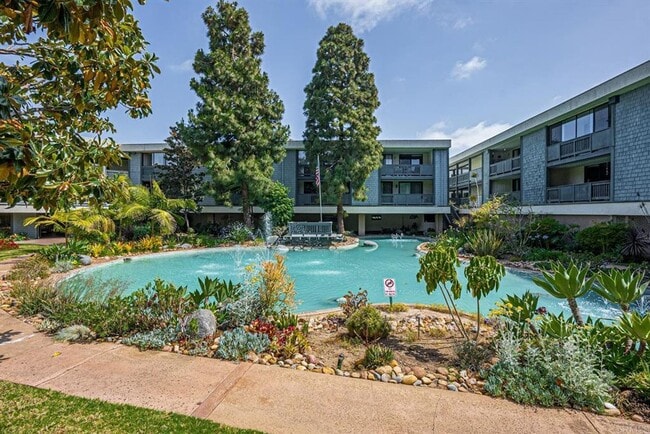 3098 Rue D’Orleans in San Diego, CA - Building Photo - Building Photo