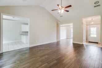 15033 S White Swan Dr in Gulfport, MS - Building Photo - Building Photo
