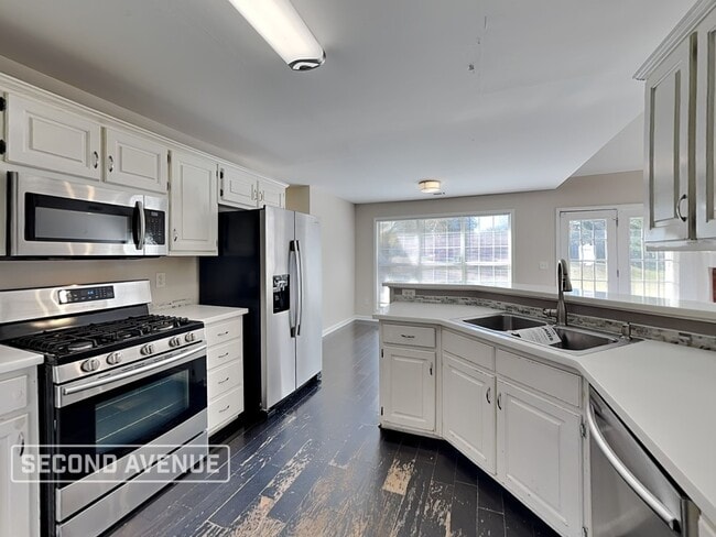 1008 Maria Dr in Mcdonough, GA - Foto de edificio - Building Photo