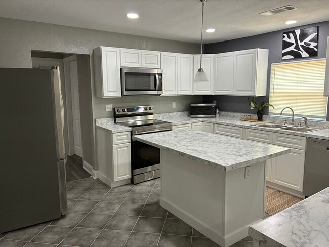 706 E Tinsley St in Griffin, GA - Building Photo - Building Photo