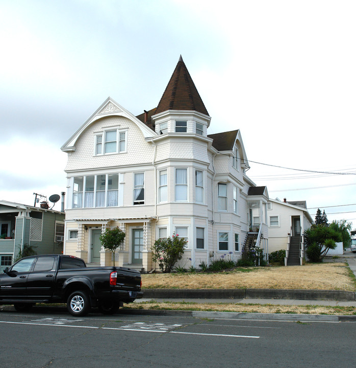 801-807 Louisiana St in Vallejo, CA - Building Photo