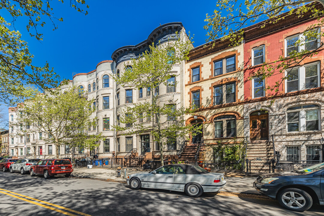 279 Halsey Street in Brooklyn, NY - Building Photo