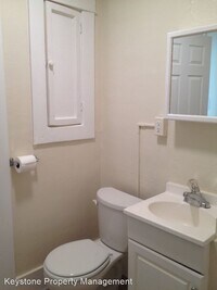 1418 W Summit Ave photo'