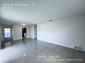 3619 SE 9th Pl, Unit 5 in Cape Coral, FL - Foto de edificio - Building Photo
