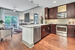 The Encore SouthPark in Charlotte, NC - Building Photo