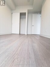 8 Cumberland St in Toronto, ON - Building Photo - Building Photo