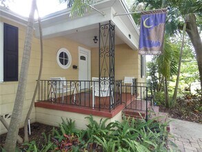 495 24th Ave N in St. Petersburg, FL - Building Photo - Building Photo