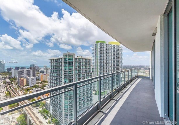 92 SW 3rd St, Unit 3104 in Miami, FL - Building Photo - Building Photo