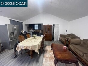29668 Dixon St in Hayward, CA - Building Photo - Building Photo