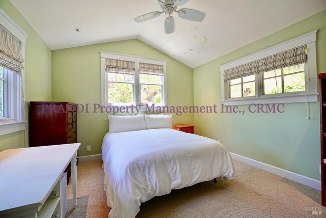 property at 422 Live Oak Dr