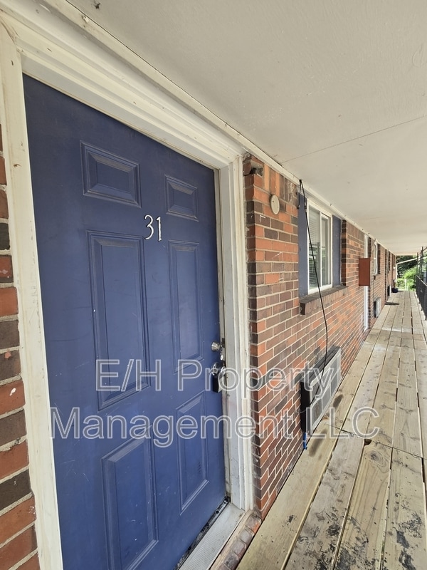 property at 1924 S Broadway