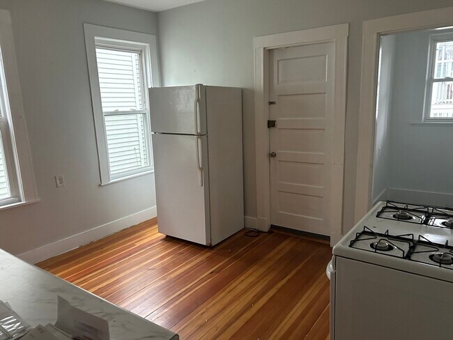 110 Norton St in Boston, MA - Building Photo - Building Photo