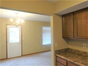 2572 Edencreek Ln in Columbus, OH - Building Photo - Building Photo