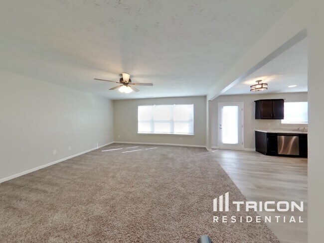 718 Jefferson Park Dr in Pittsboro, IN - Building Photo - Building Photo