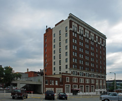 The Patrick Henry in Roanoke, VA - Building Photo