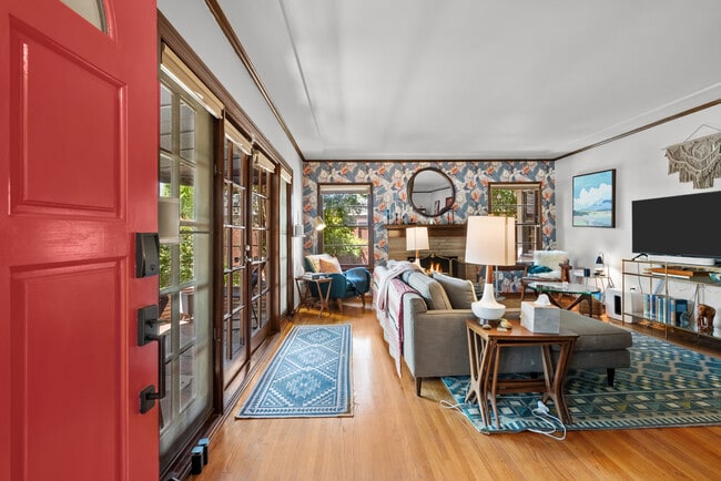 property at 467 Irving Dr